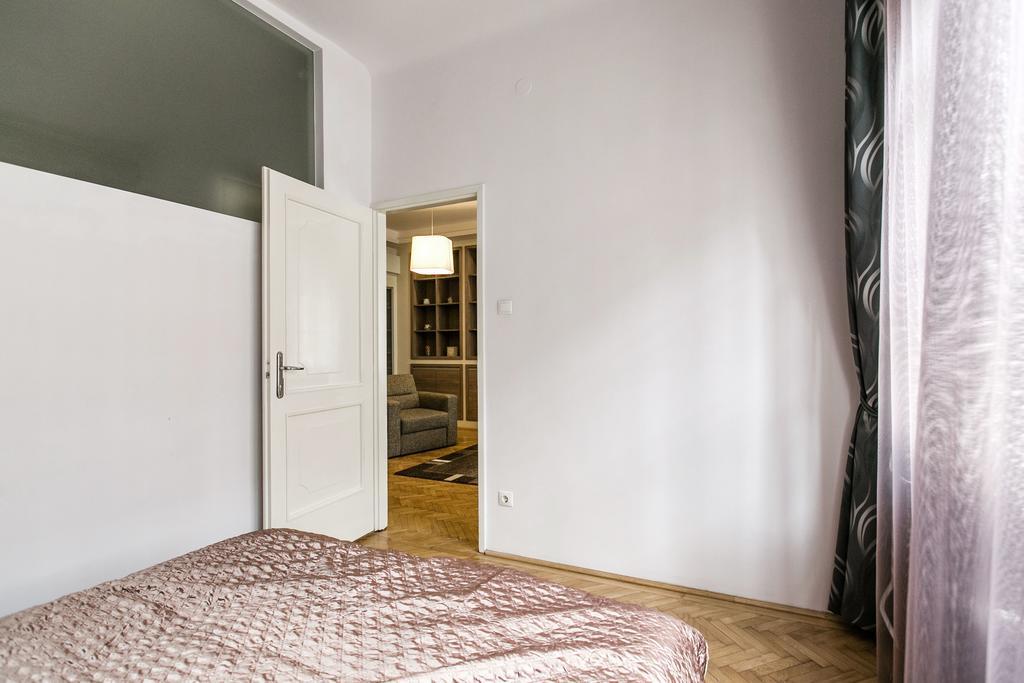 Apartment At Nagymezo Boedapest Buitenkant foto