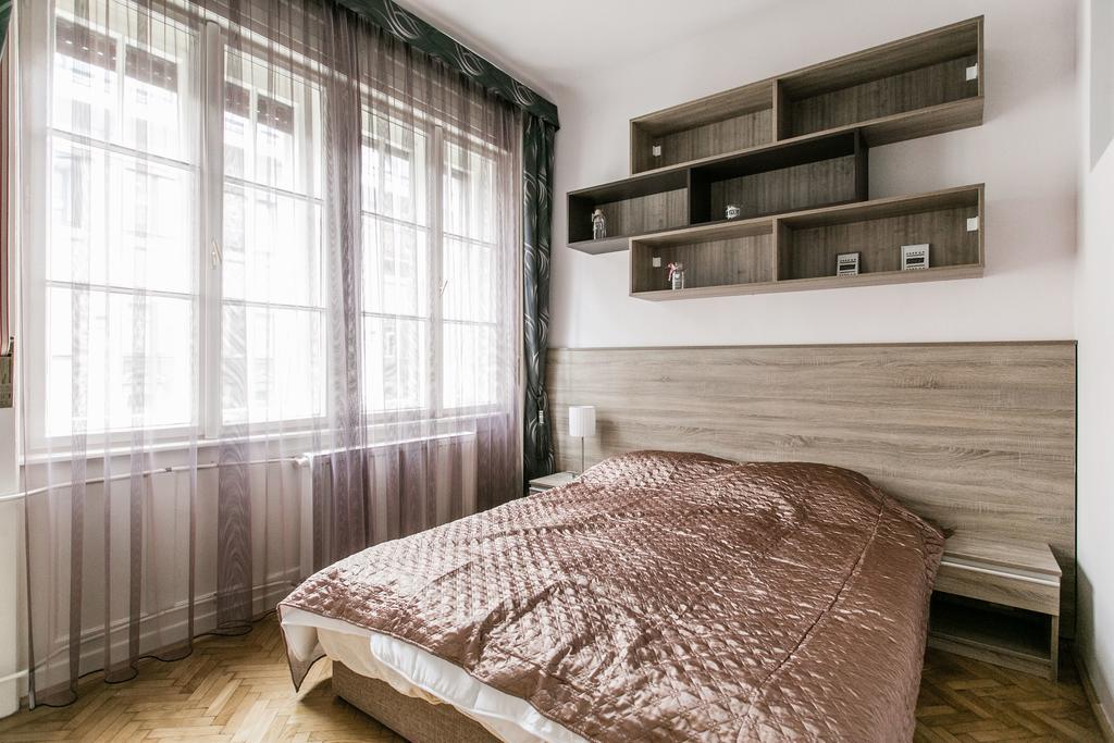 Apartment At Nagymezo Boedapest Buitenkant foto